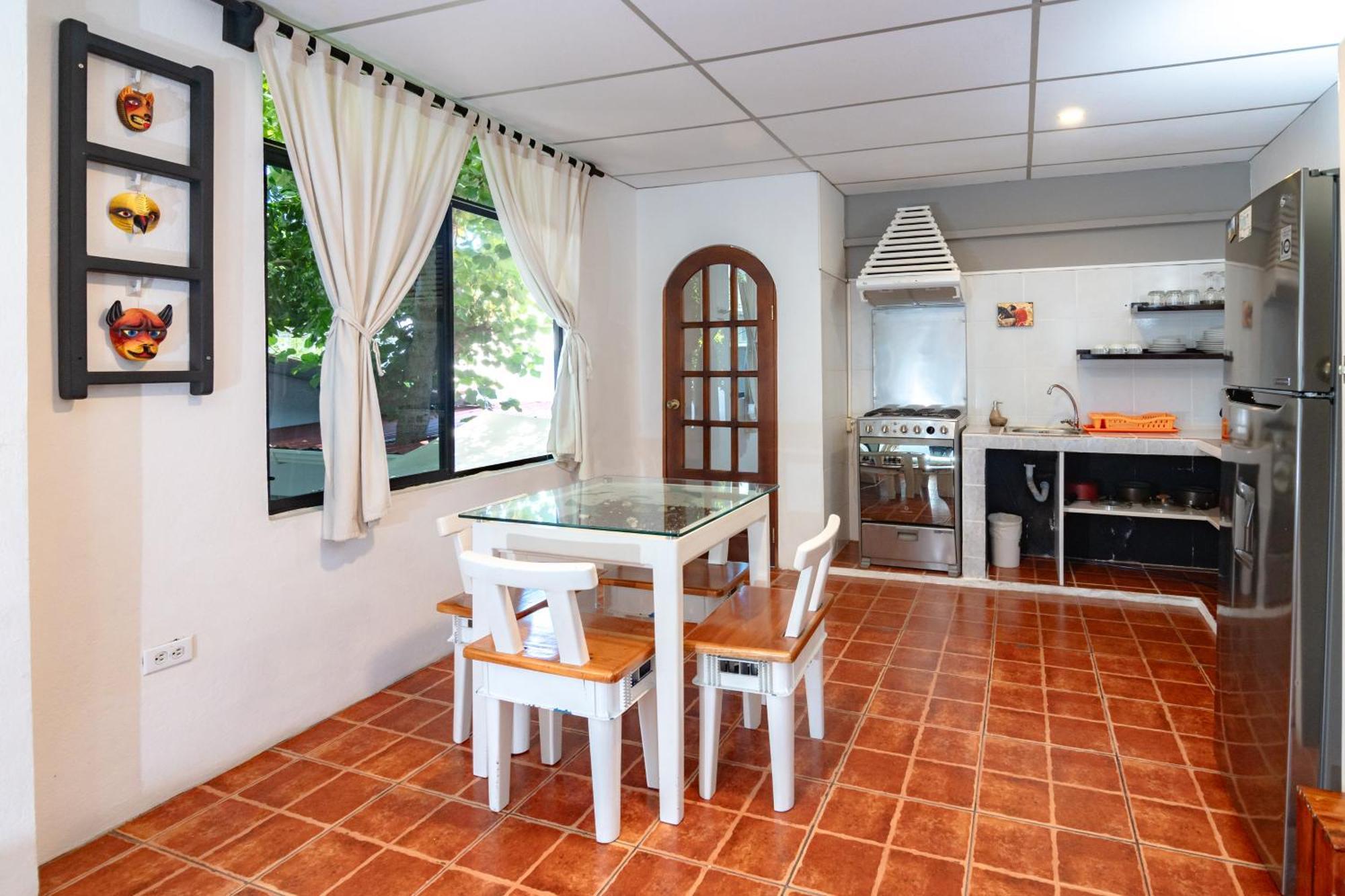 La K-Leta Boutique Guesthouse Puerto Ayora  Kültér fotó